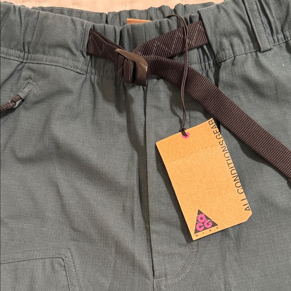 Nike ACG Dark Green Cargo Shorts - Picture 2 of 7